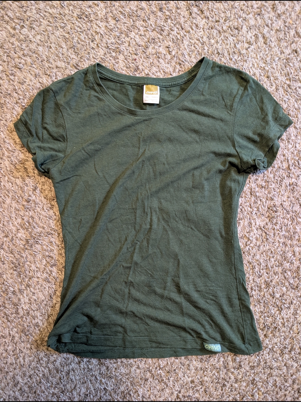 ONNO Women's Dark Green Scoop Neck Short Sleeve Tee